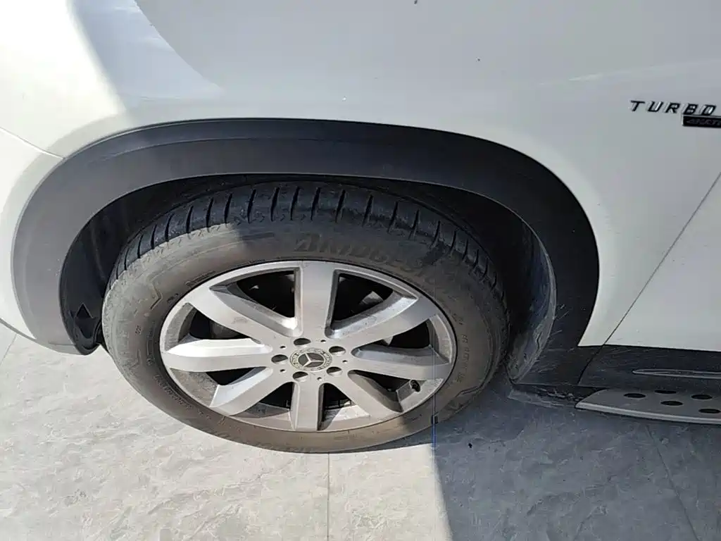 Mercedes-Benz GLB — миниатюра 23