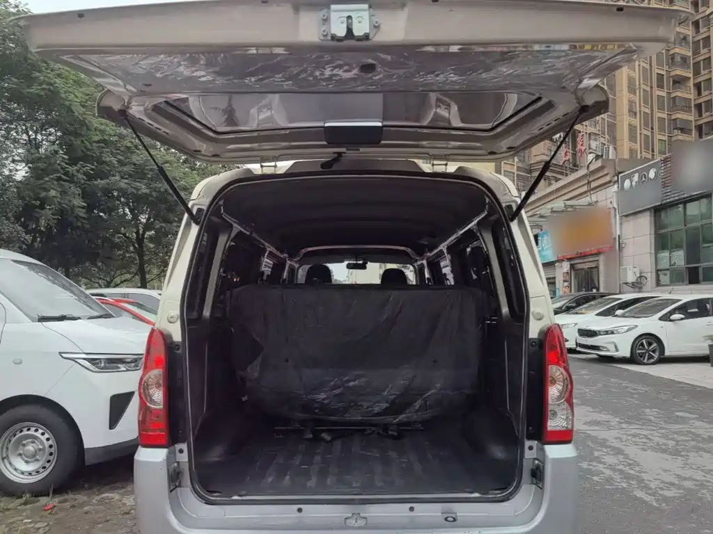 Wuling Rongguang — миниатюра 19