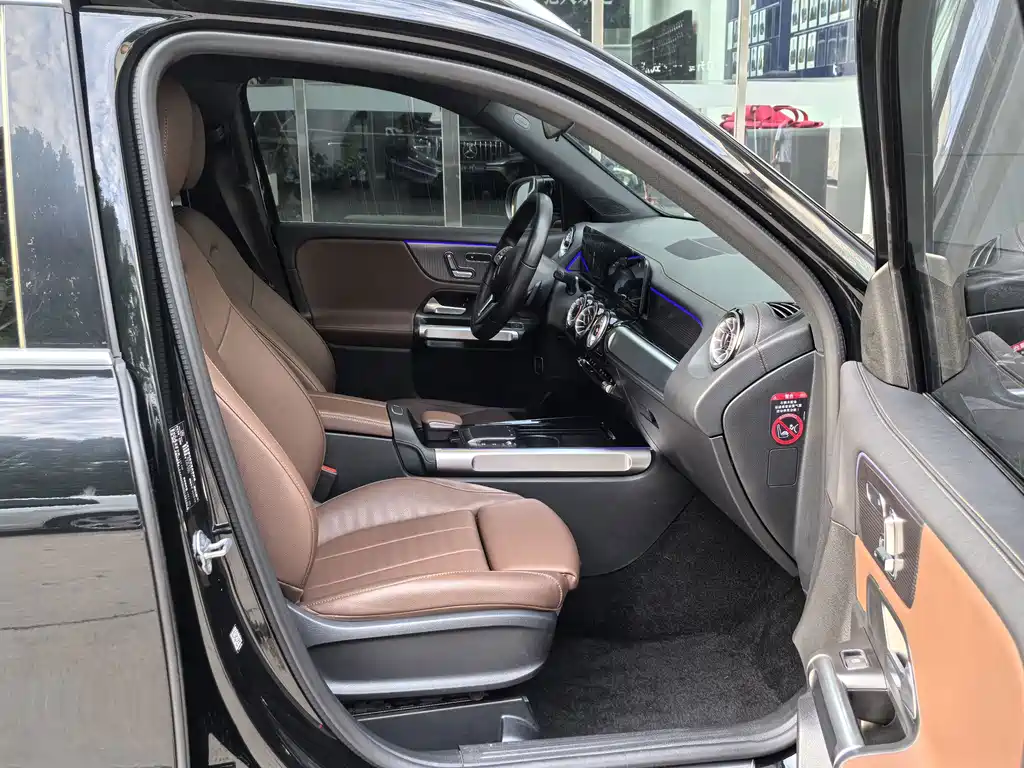 Mercedes-Benz GLB — миниатюра 7
