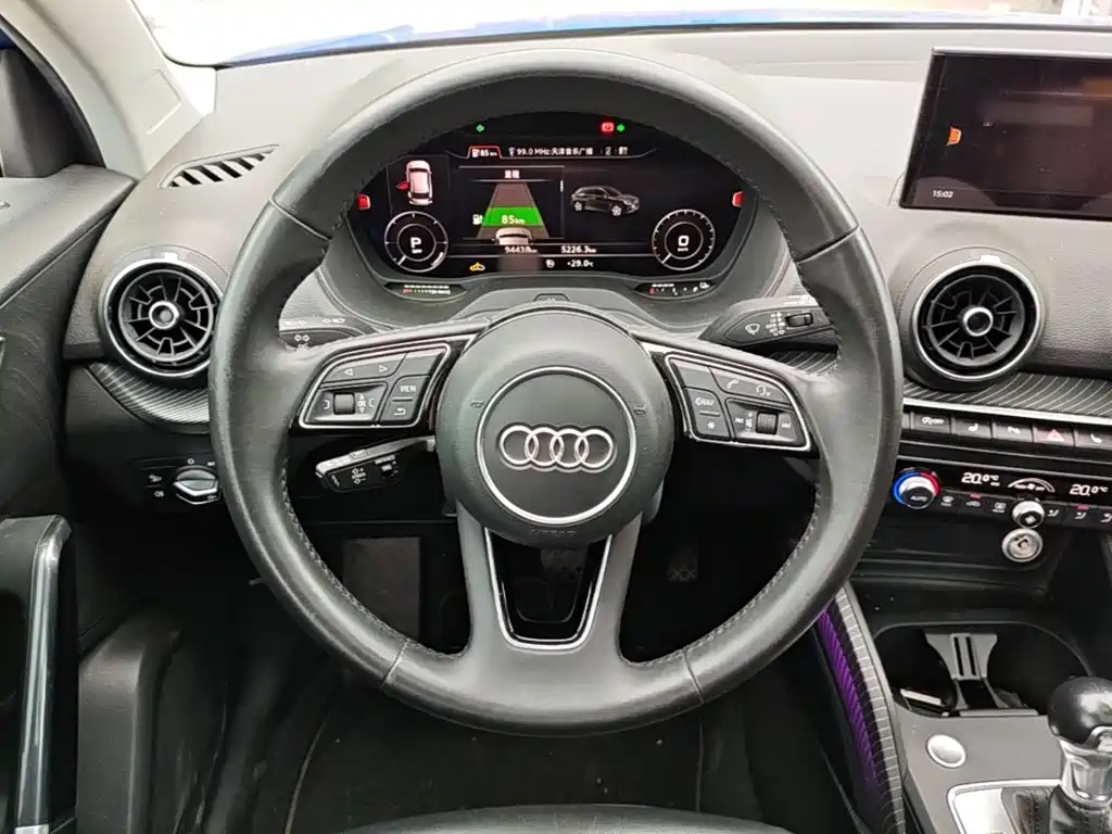 Audi Q2L e-tron — миниатюра 7