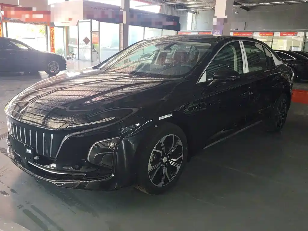 Hongqi E-QM5