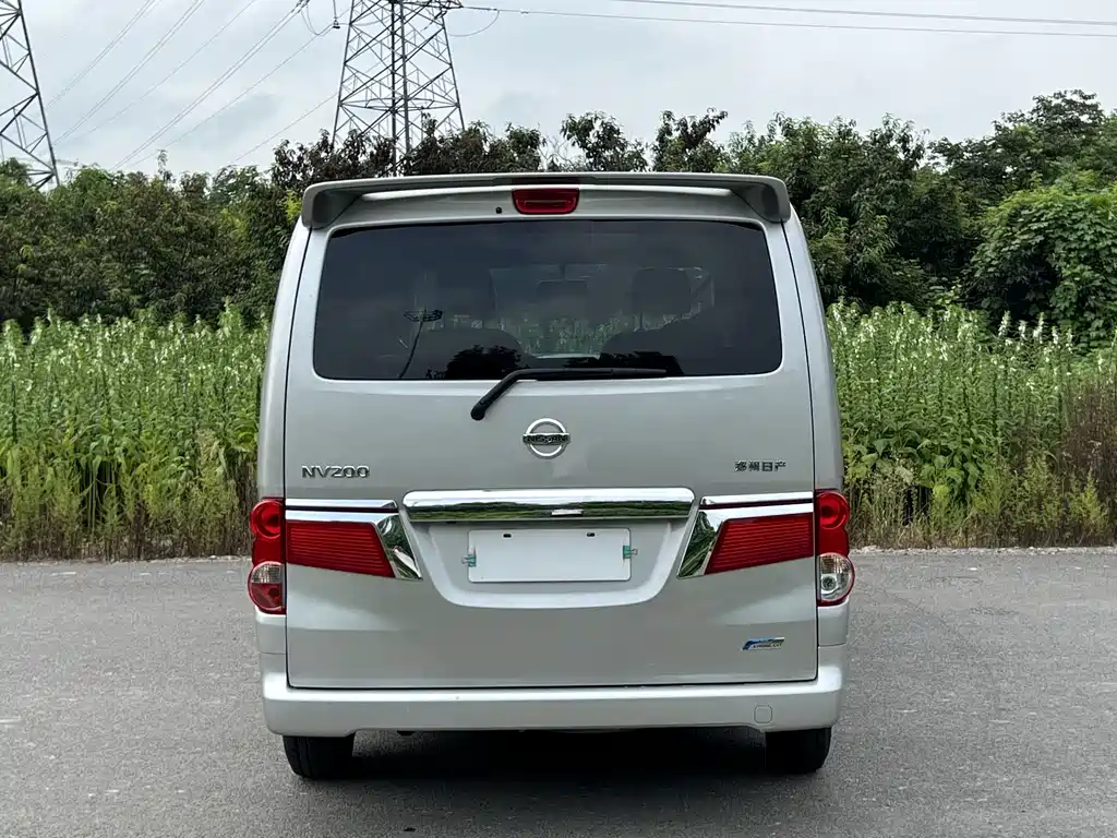 Nissan NV200 — миниатюра 6