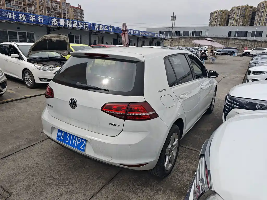 Volkswagen Golf — миниатюра 10