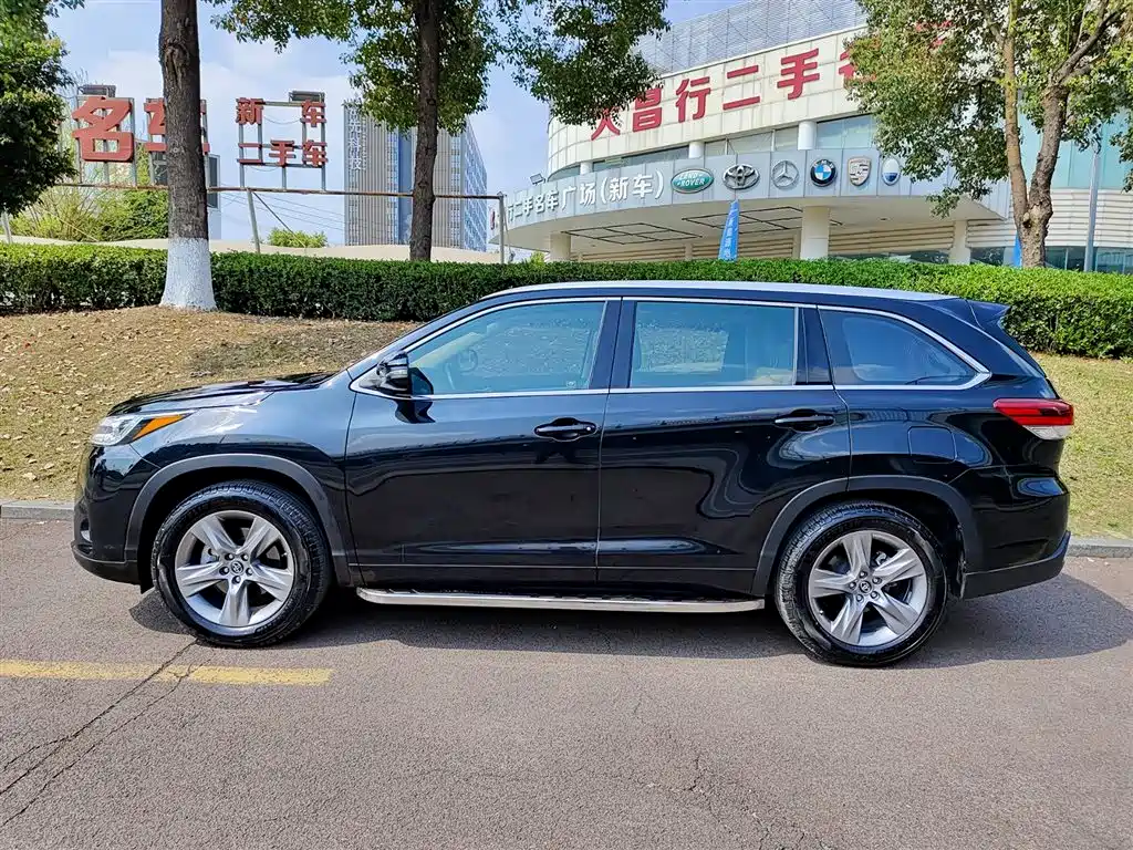 TOYOTA HIGHLANDER
