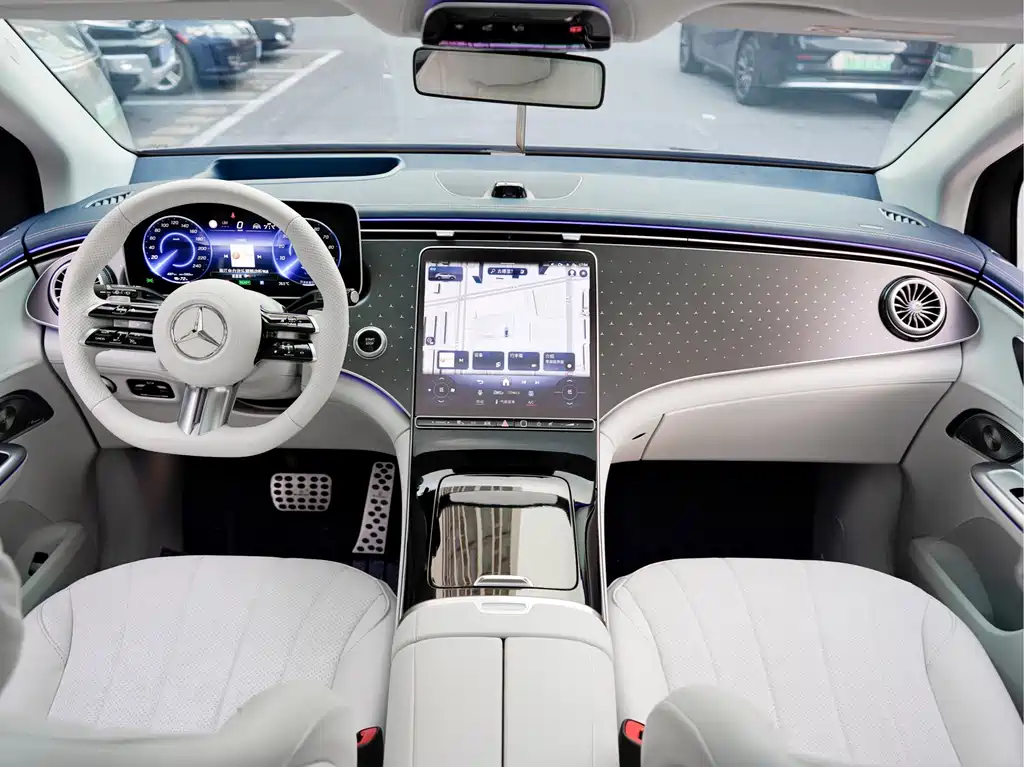 Mercedes-Benz EQE SUV — миниатюра 15