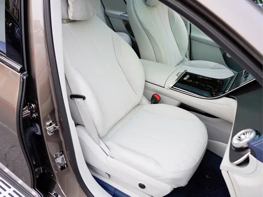 Mercedes-Benz EQE SUV — миниатюра 19
