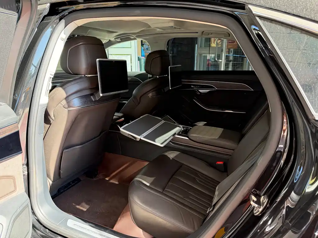 Audi A8 — миниатюра 4