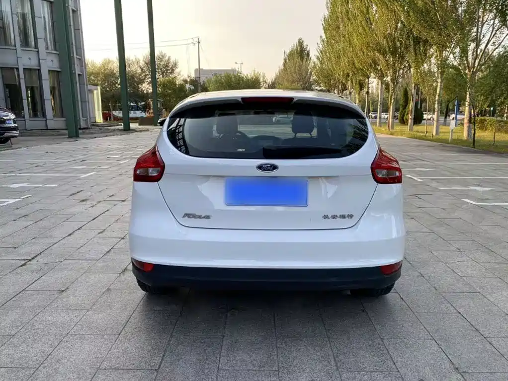 Ford Focus — миниатюра 6