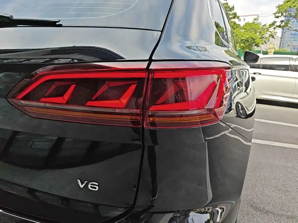 Volkswagen Touareg — миниатюра 8