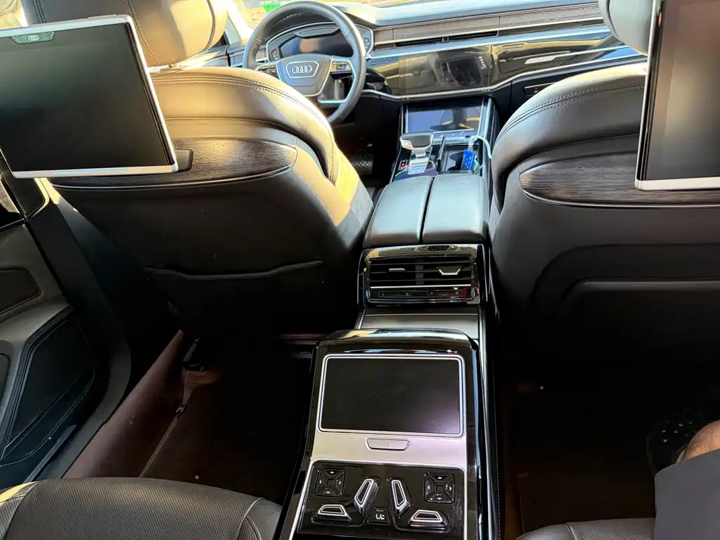 Audi A8 — миниатюра 5