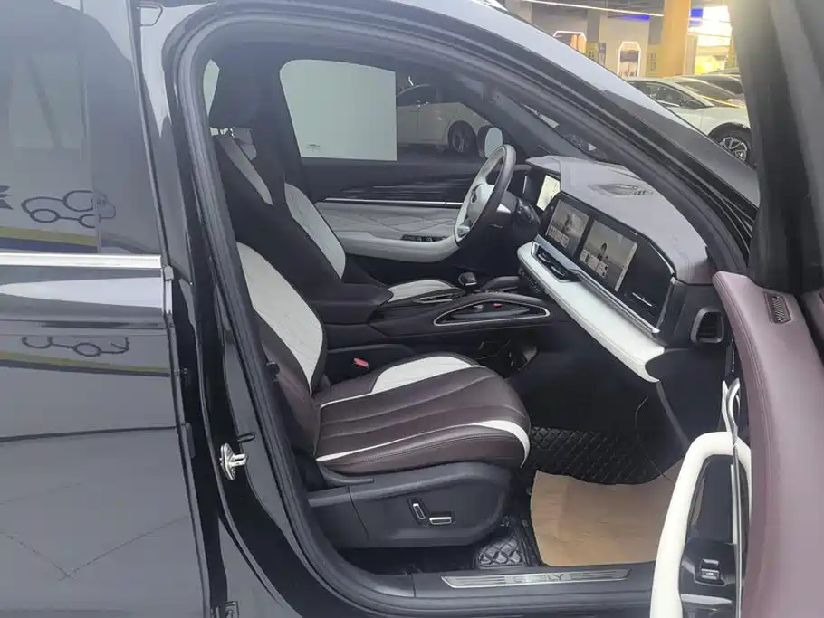 Geely Xingyue L — миниатюра 8