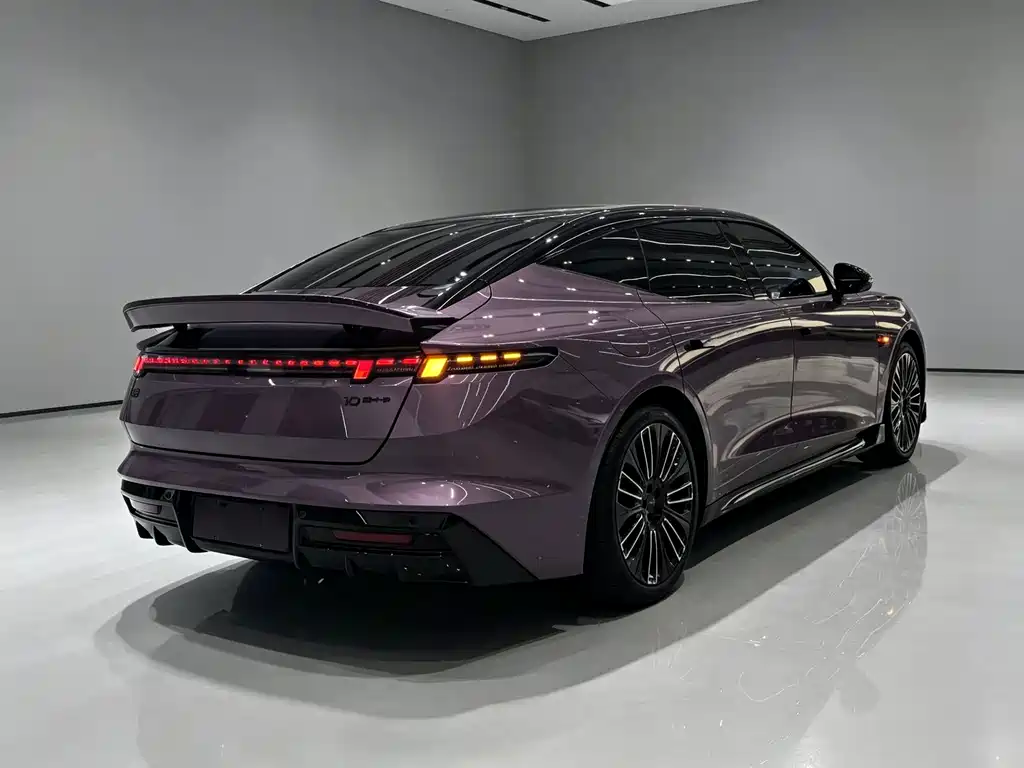 Lynk & Co 10 — миниатюра 10