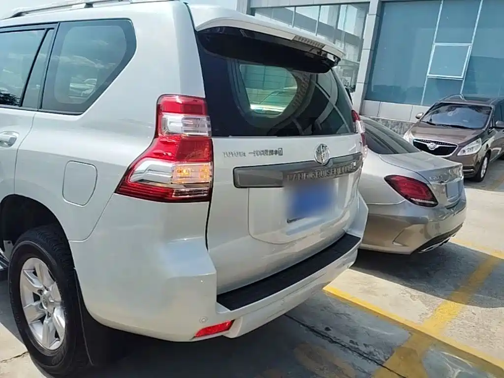 Toyota Prado — миниатюра 6