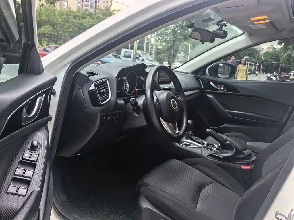 Mazda 3 Axela — миниатюра 8