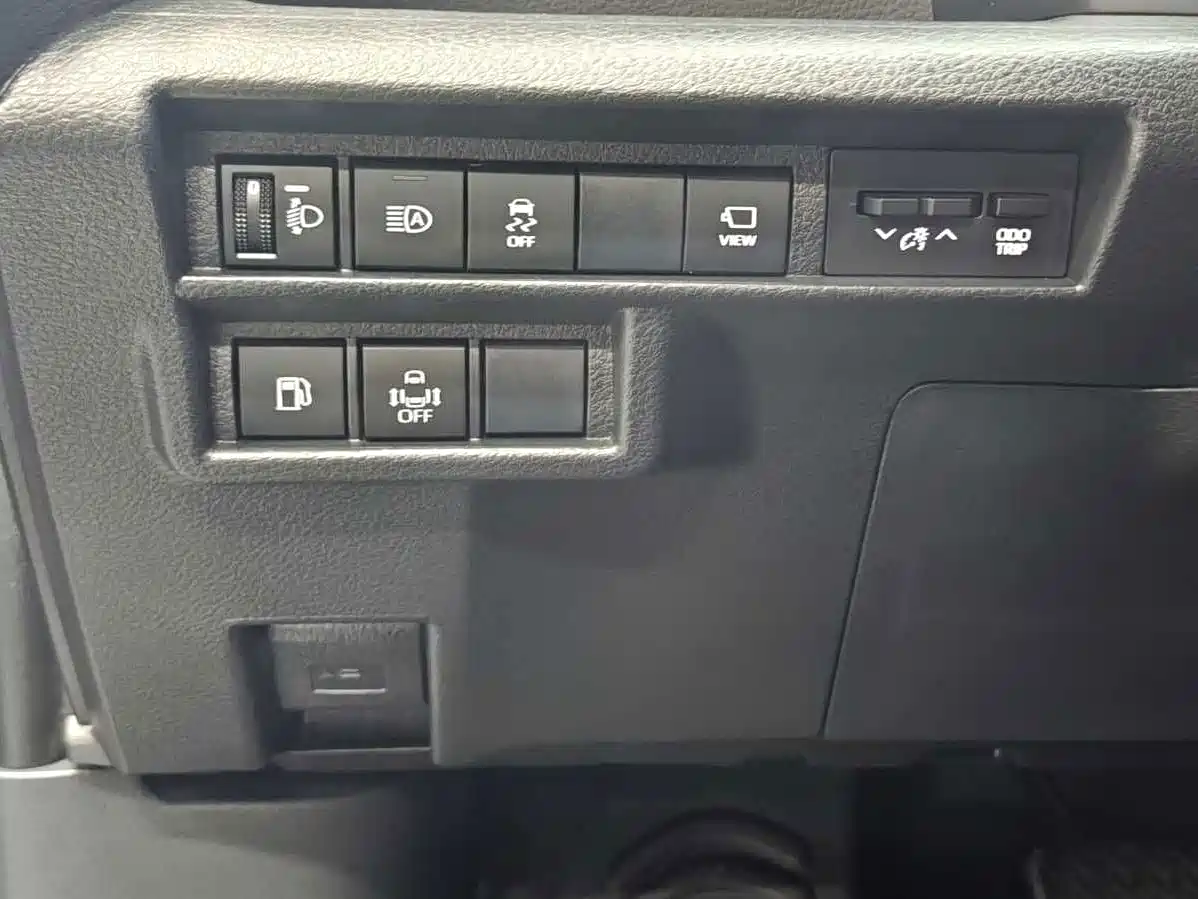 Toyota Sienna id 4617095 из Китая 12