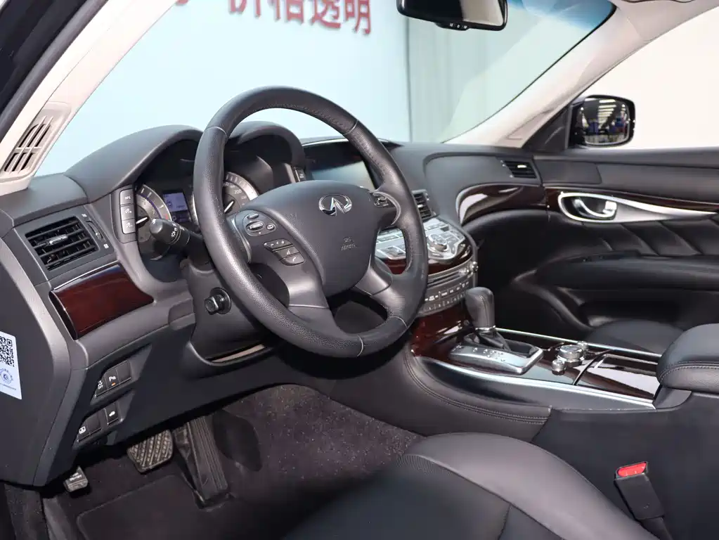 Infiniti Q70 — миниатюра 6