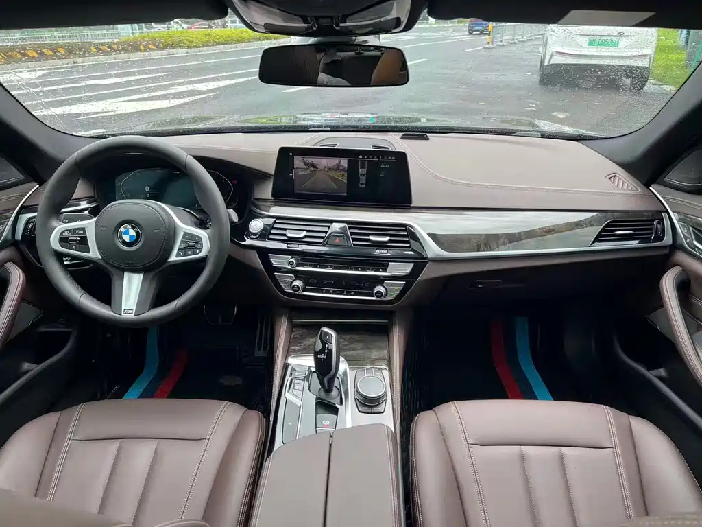 BMW 5 Series — миниатюра 4