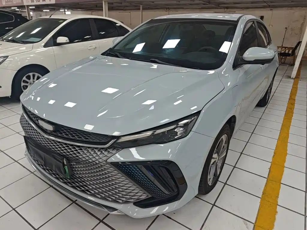 Geely L HiP