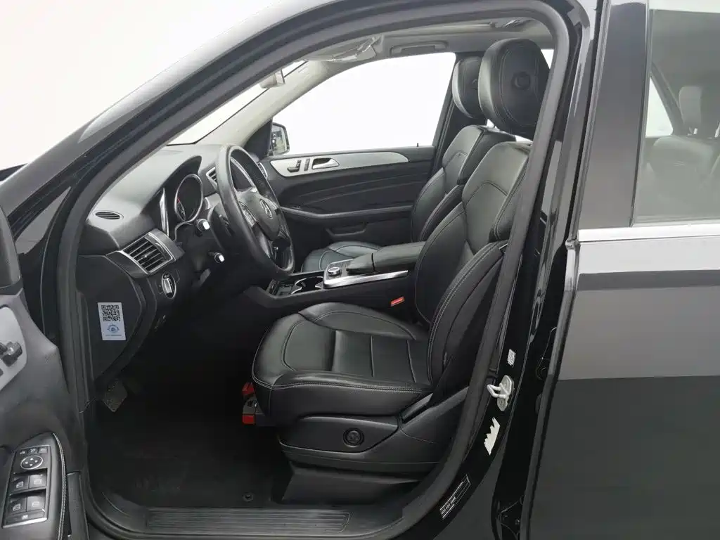 Mercedes-Benz M-Class — миниатюра 10