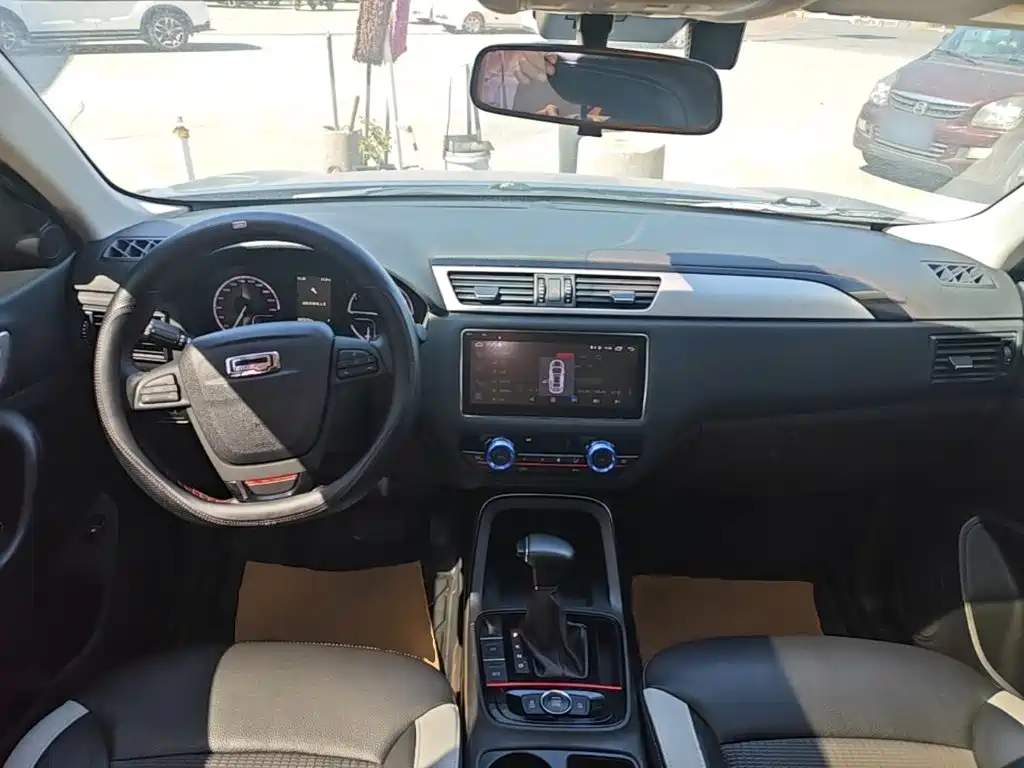 Qoros Qoros 5 — миниатюра 10