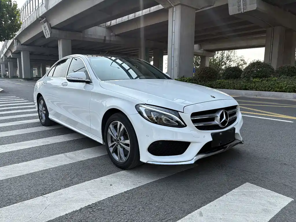 Mercedes-Benz C-Class — миниатюра 7