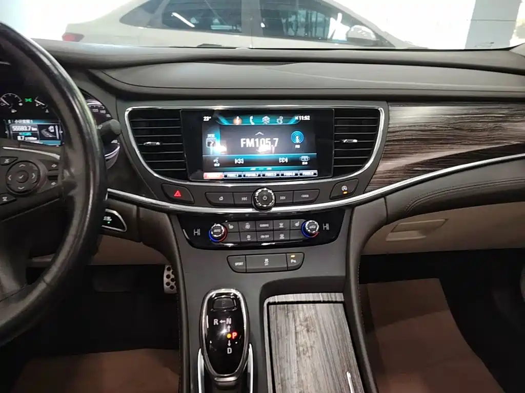 Buick LaCrosse — миниатюра 13