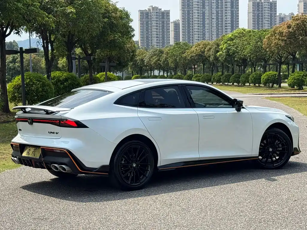 Changan UNI-V — миниатюра 12