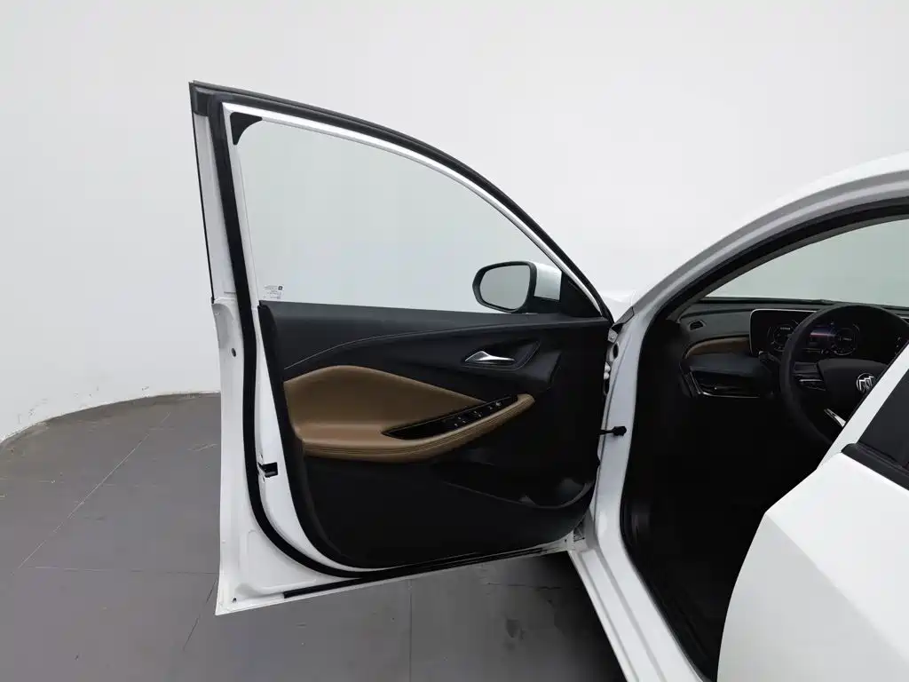 Buick Verano — миниатюра 8