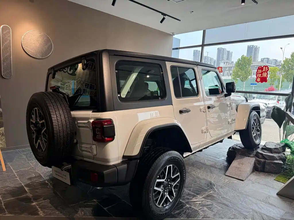 Jeep Wrangler PHEV — миниатюра 2
