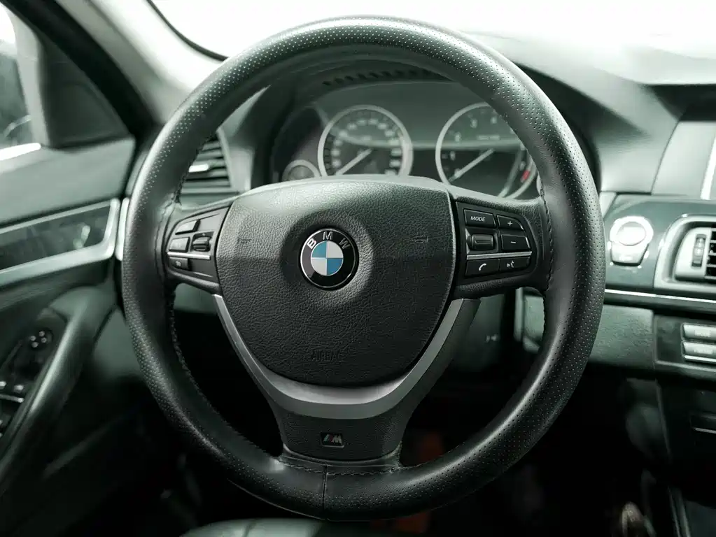 BMW 5 Series 5 2014 520i Elegant