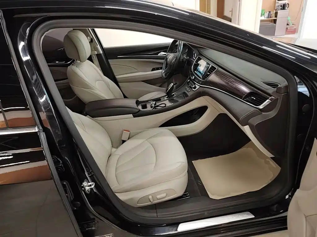 Buick LaCrosse — миниатюра 25