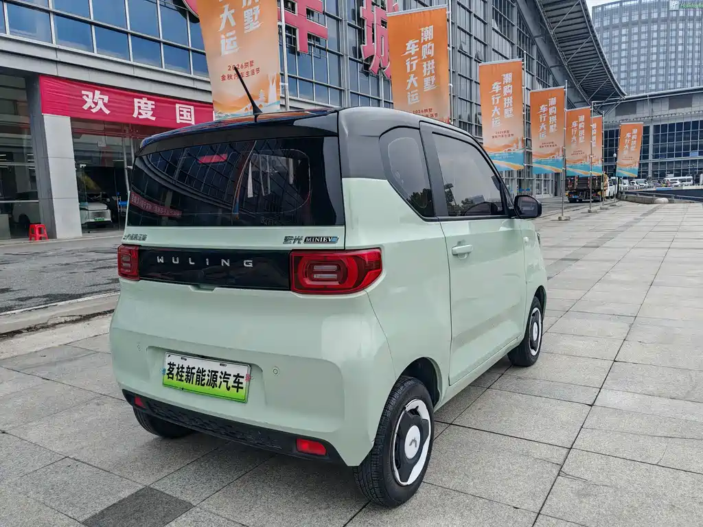 Wuling MINIEV — миниатюра 5