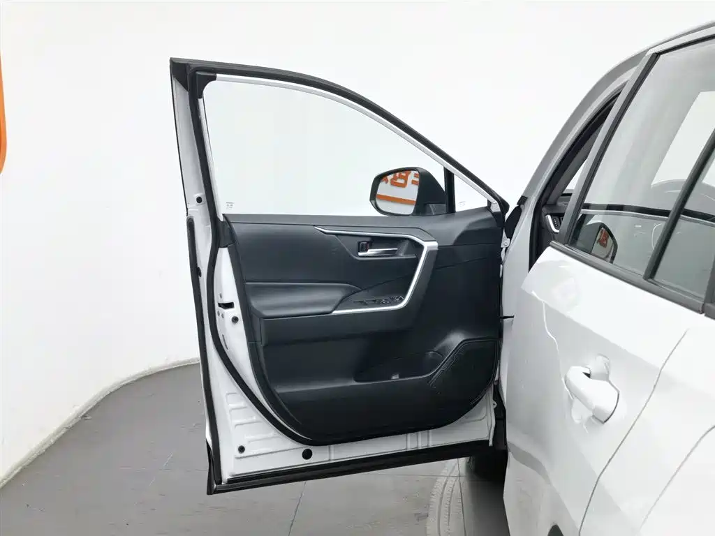 TOYOTA RAV4 RONGFANG DUAL ENGINE E+