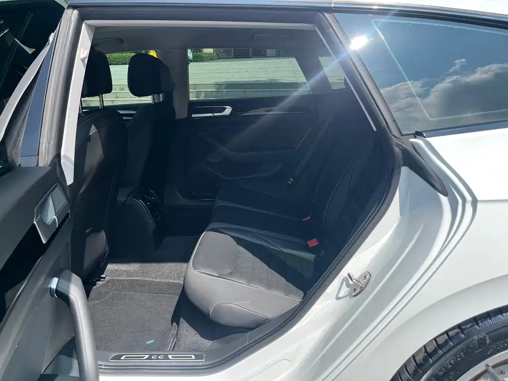 Volkswagen CC — миниатюра 10