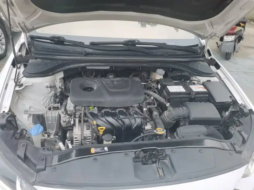 Hyundai Elantra — миниатюра 20