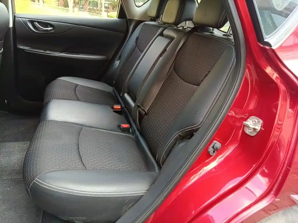 Nissan Tiida — миниатюра 13