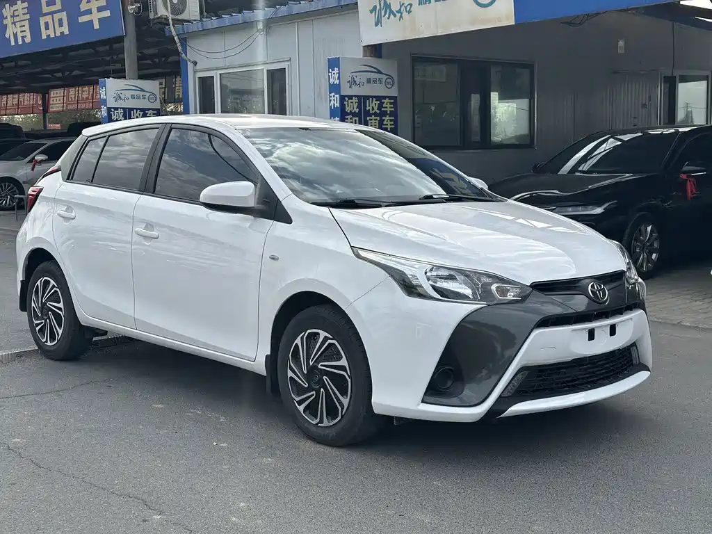 Toyota Yaris L — миниатюра 3