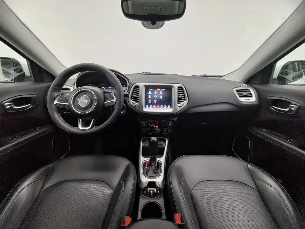 Jeep Compass — миниатюра 5