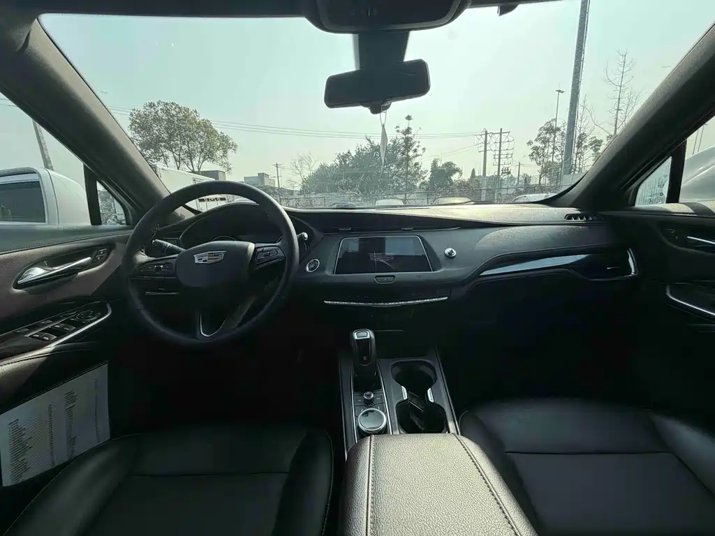 Cadillac XT4 2018 28T