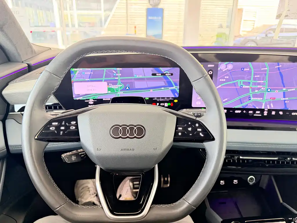 AUDI Q6L E TRON