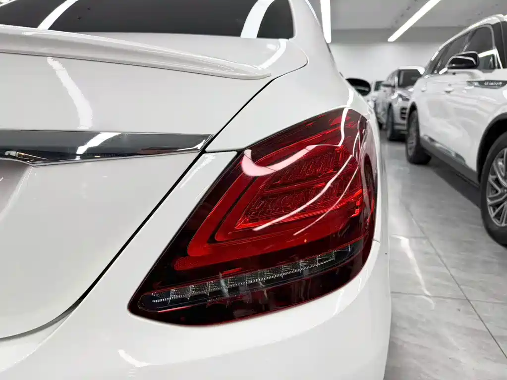 Mercedes-Benz C-Class — миниатюра 21