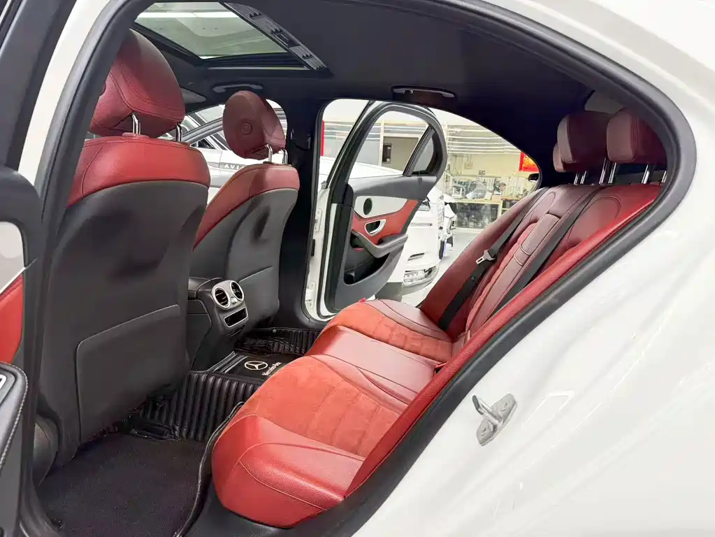 Mercedes-Benz C-Class — миниатюра 8