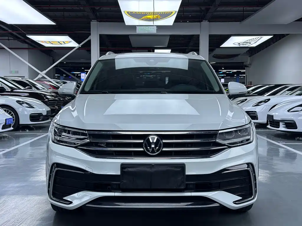 Volkswagen Tiguan L — миниатюра 2