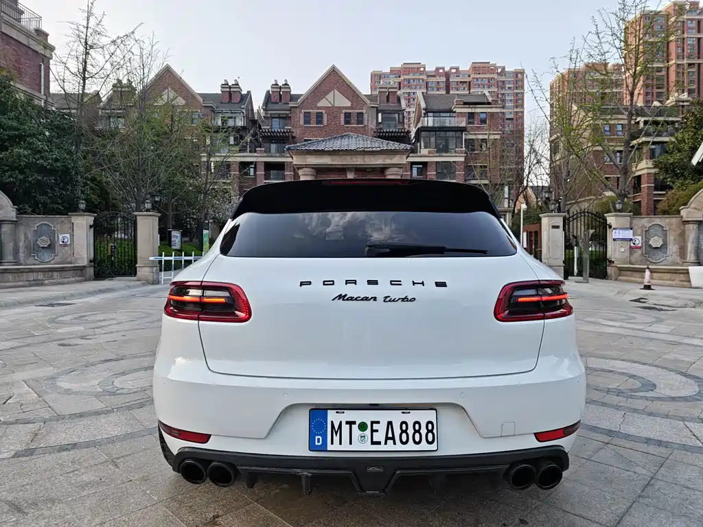 Porsche Macan — миниатюра 8