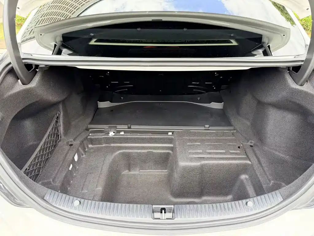 Mercedes-Benz C-Class — миниатюра 16