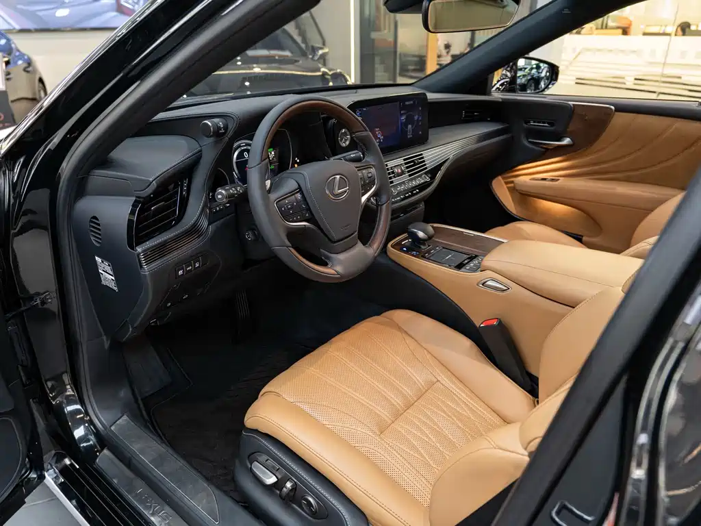 Lexus LS — миниатюра 9