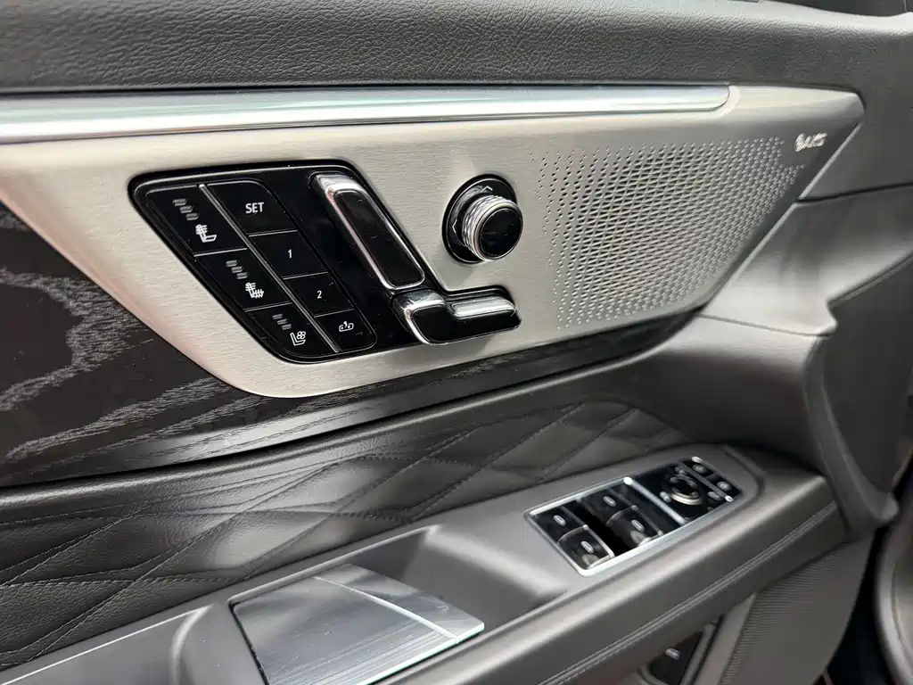 Cadillac CT6 — миниатюра 5
