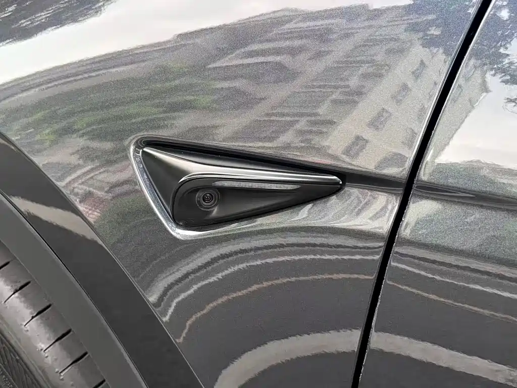 Tesla Model Y — миниатюра 16