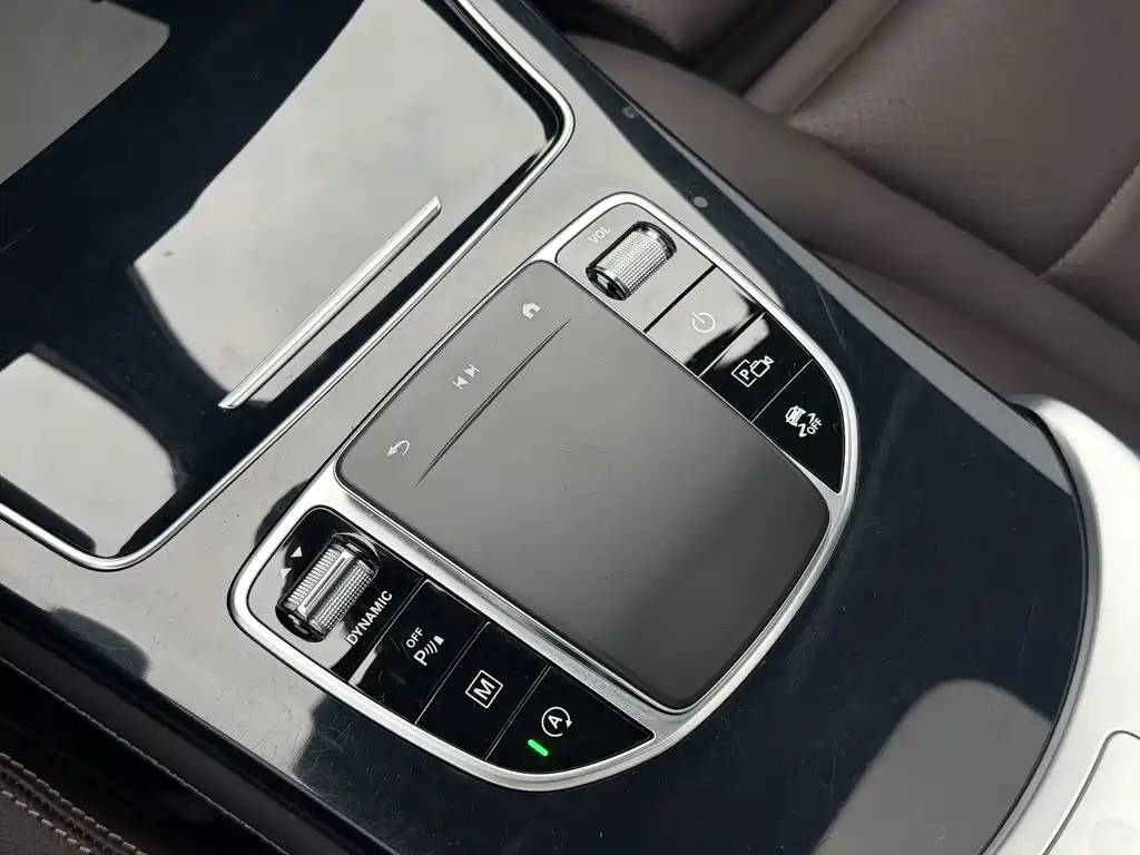 Mercedes-Benz GLC — миниатюра 9