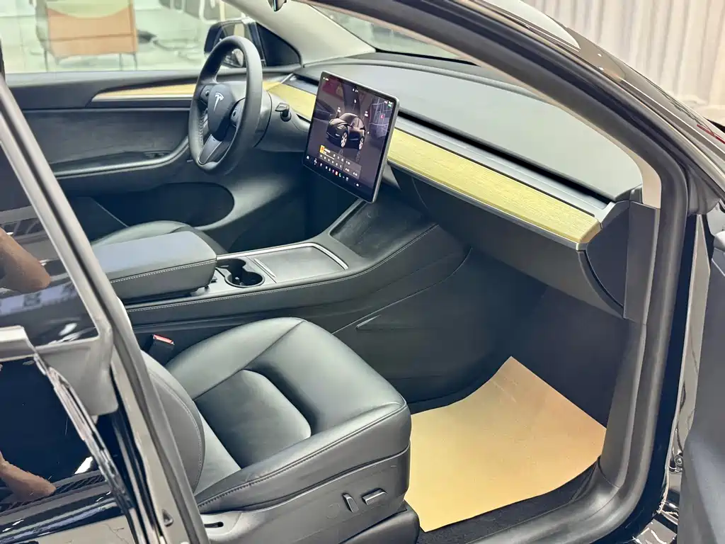 Tesla Model Y — фотографии объявления, Фото 10